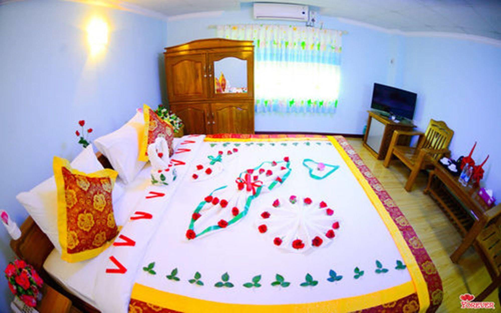 Vega Star Hotel Gyogon Eksteriør bilde